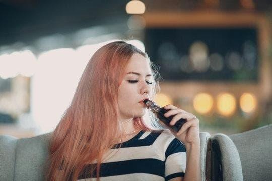 Eldobható e-Cigi sicher nutzen Ratgeber für Einsteiger und schnelle Lösungen wenn einweg vape schmeckt komisch