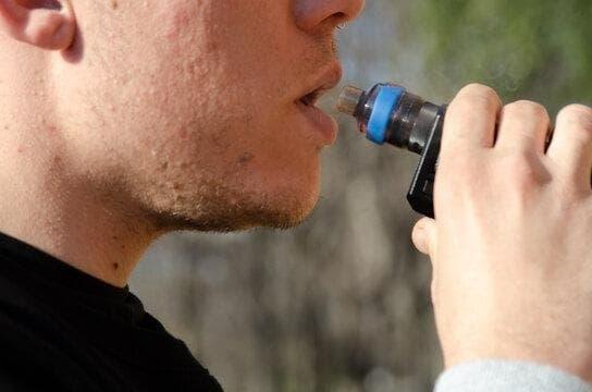 IBvape erklärt warum die kiwi e-zigarette leuchtet rot und wie IBvape das Problem schnell behebt