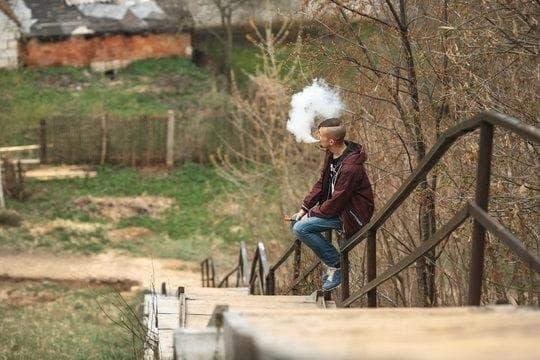 Vape Trends und r.e.m. beauty midnight shadows lustrous liquid eyeshadow entdecken Die perfekte Kombination für deinen Stil