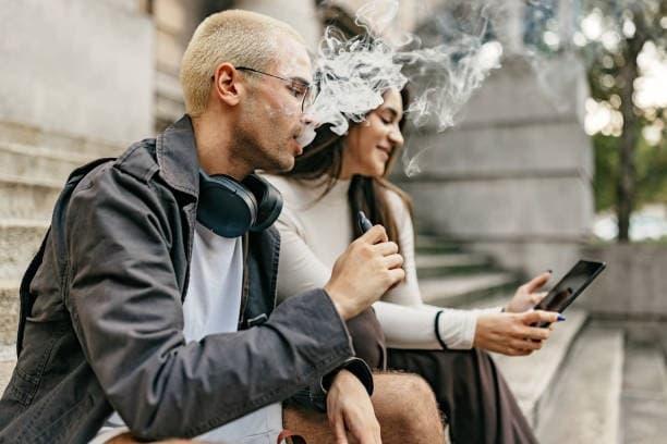 E-Zigaretten und ihre Auswirkung auf die Lunge beim Dampfen mit der e-zigarette erkennen