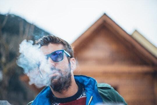 Einweg Vapes im Alltagscheck – wie gefährlich sind e zigaretten wirklich und welche Folgen drohen