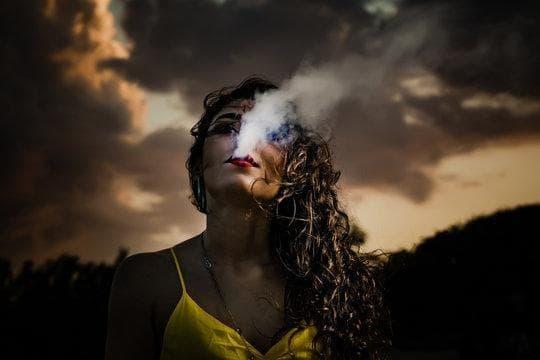 IBVape Vape Shop empfiehlt e.l.f. highlighter liquid und liefert Anwendungstipps, Farbberatung sowie Kaufempfehlungen für strahlendes Make-up