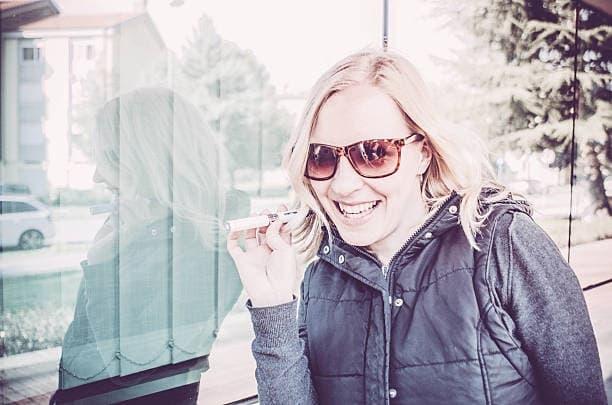 Entdecken Sie die neueste Generation von papieros elektroniczny und elektronische Zigarette Vape für ein innovatives Dampferlebnis